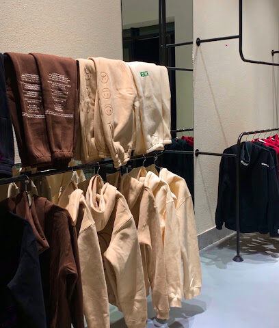 المنحنيات | كيرفز - عنيزة - +966 56 370 6322