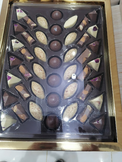 حلويات ألين - Saudi Arabia|Uyun Al Jawa 52792|طريق الملك فهد|FJWP+PGH