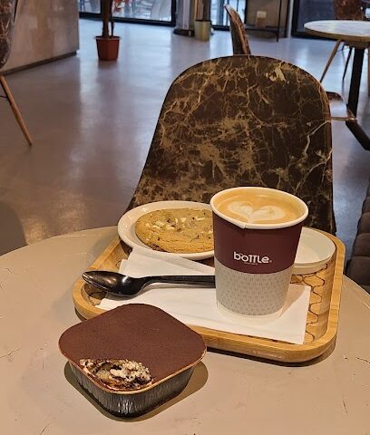 The bottle coffee ذا بوتل كافيه - بقيق -